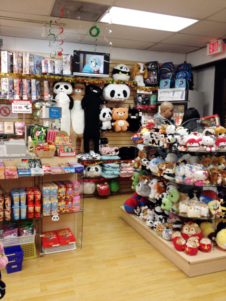 HAH! look at those cat stuffies